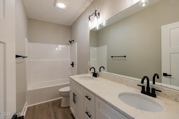 $428,000 | 104 Shropshire Lane, West End, NC 27376