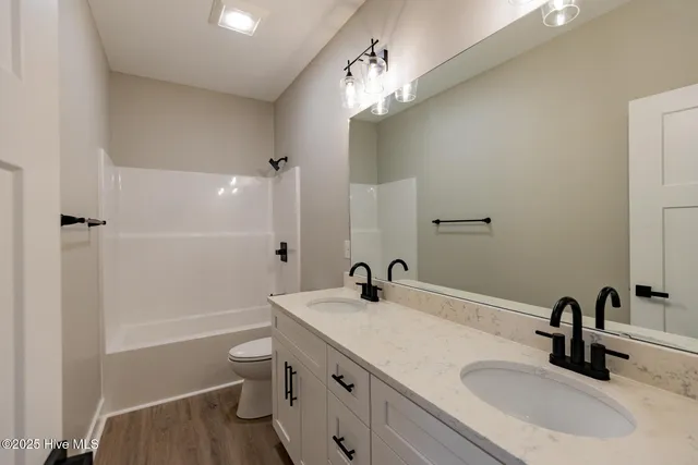 $428,000 | 104 Shropshire Lane, West End, NC 27376