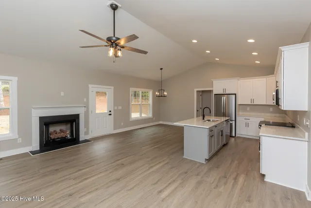 $428,000 | 104 Shropshire Lane, West End, NC 27376