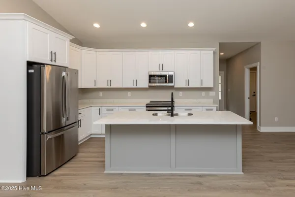 $428,000 | 104 Shropshire Lane, West End, NC 27376