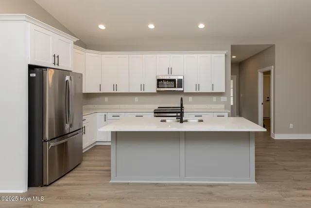 $428,000 | 104 Shropshire Lane, West End, NC 27376