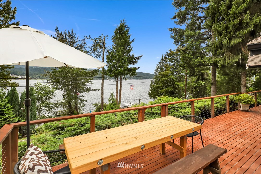 3112 North Shore Road Bellingham, WA 98226 - Photo 1 of 37 Gallery Image 1