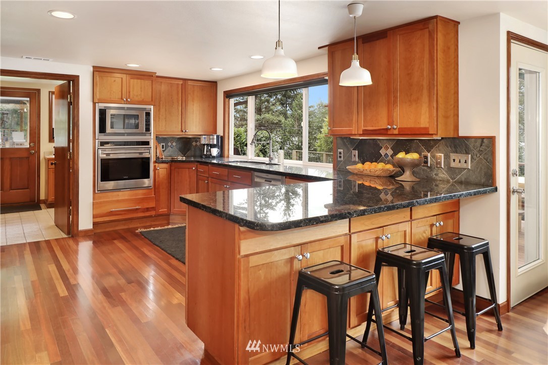 3112 North Shore Road Bellingham, WA 98226 - Photo 17 of 37 Gallery Image 17