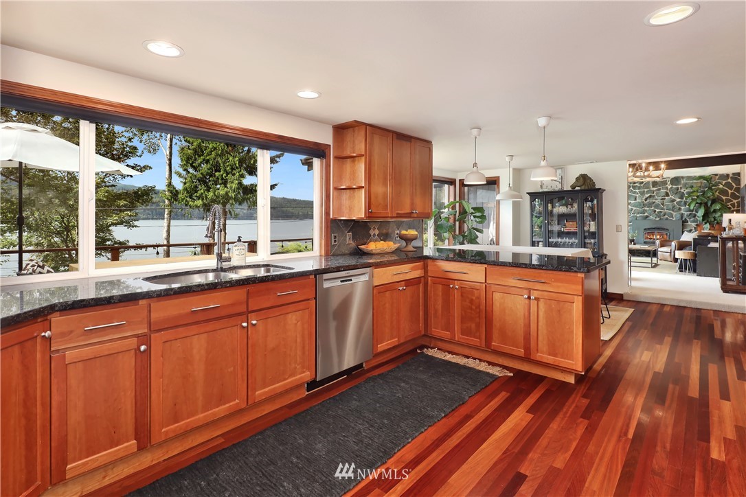 3112 North Shore Road Bellingham, WA 98226 - Photo 18 of 37 Gallery Image 18