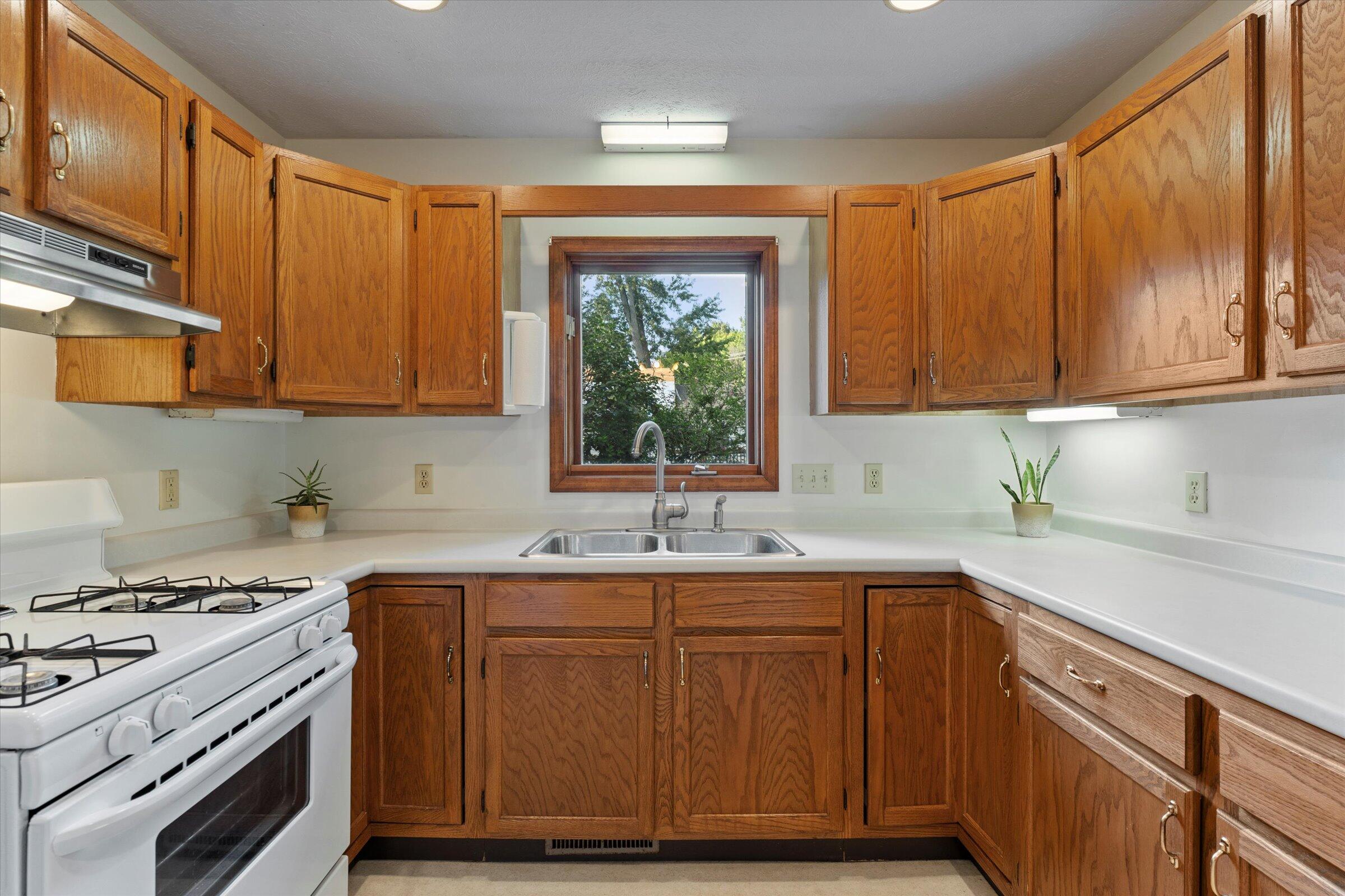 1931 River Bluff Road Niles, MI 49120 - Photo 5 of 28 05-DSC08440