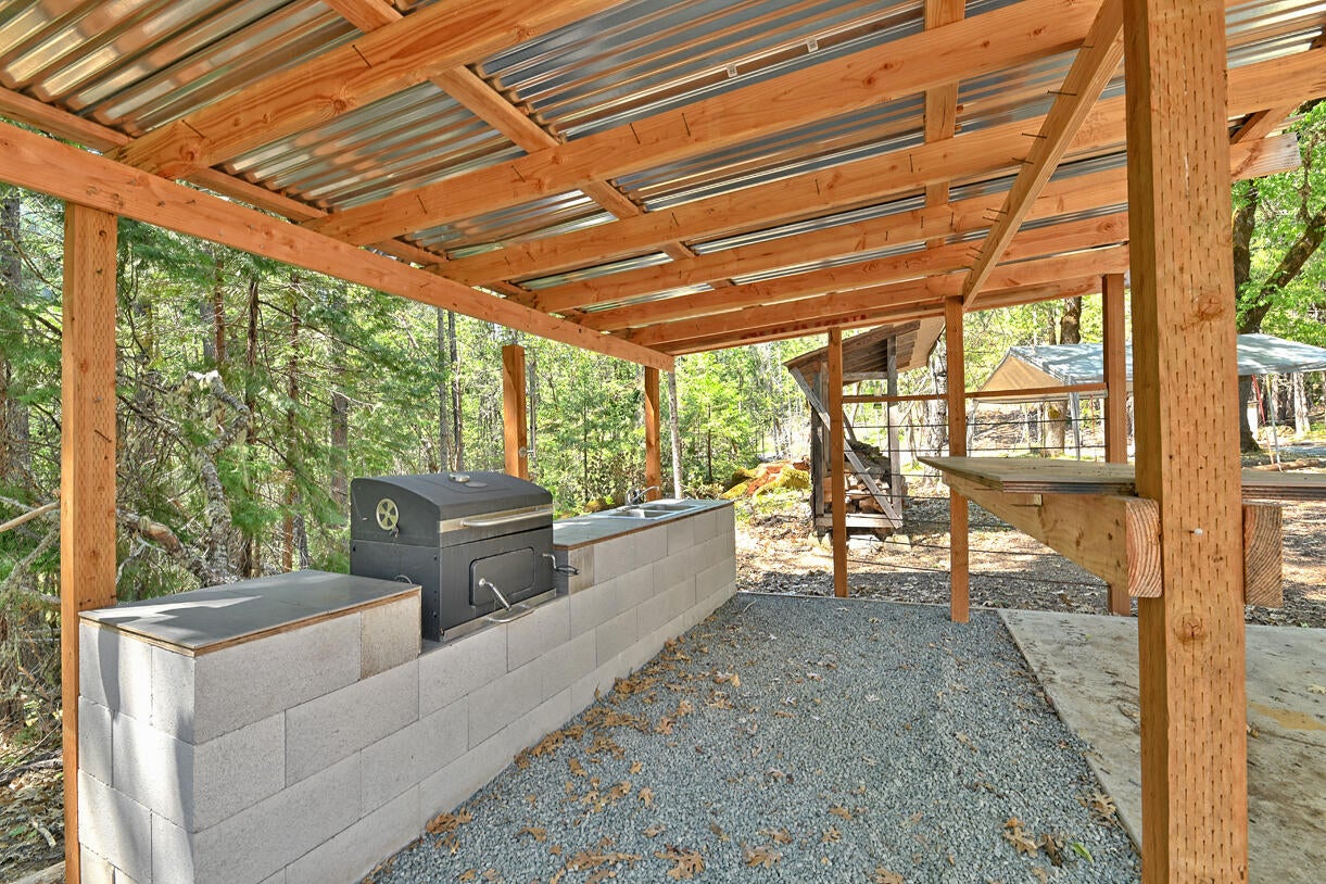 646 Winona Road Grants Pass, OR 97526 - Photo 30 of 40 DSC_9971