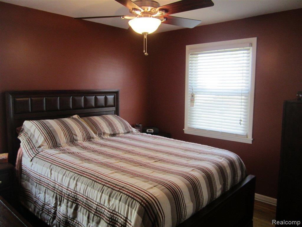 17554 Reno Street Riverview, MI 48193 - Photo 17 of 23 455.JPG