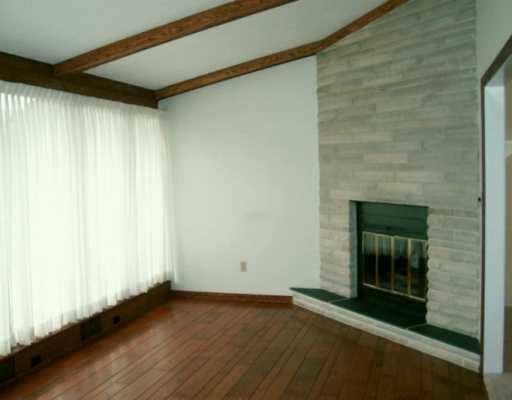 13 Windsor Ridge New Castle, PA 16105 - Photo 3 of 8 Den/Family/Great Room.