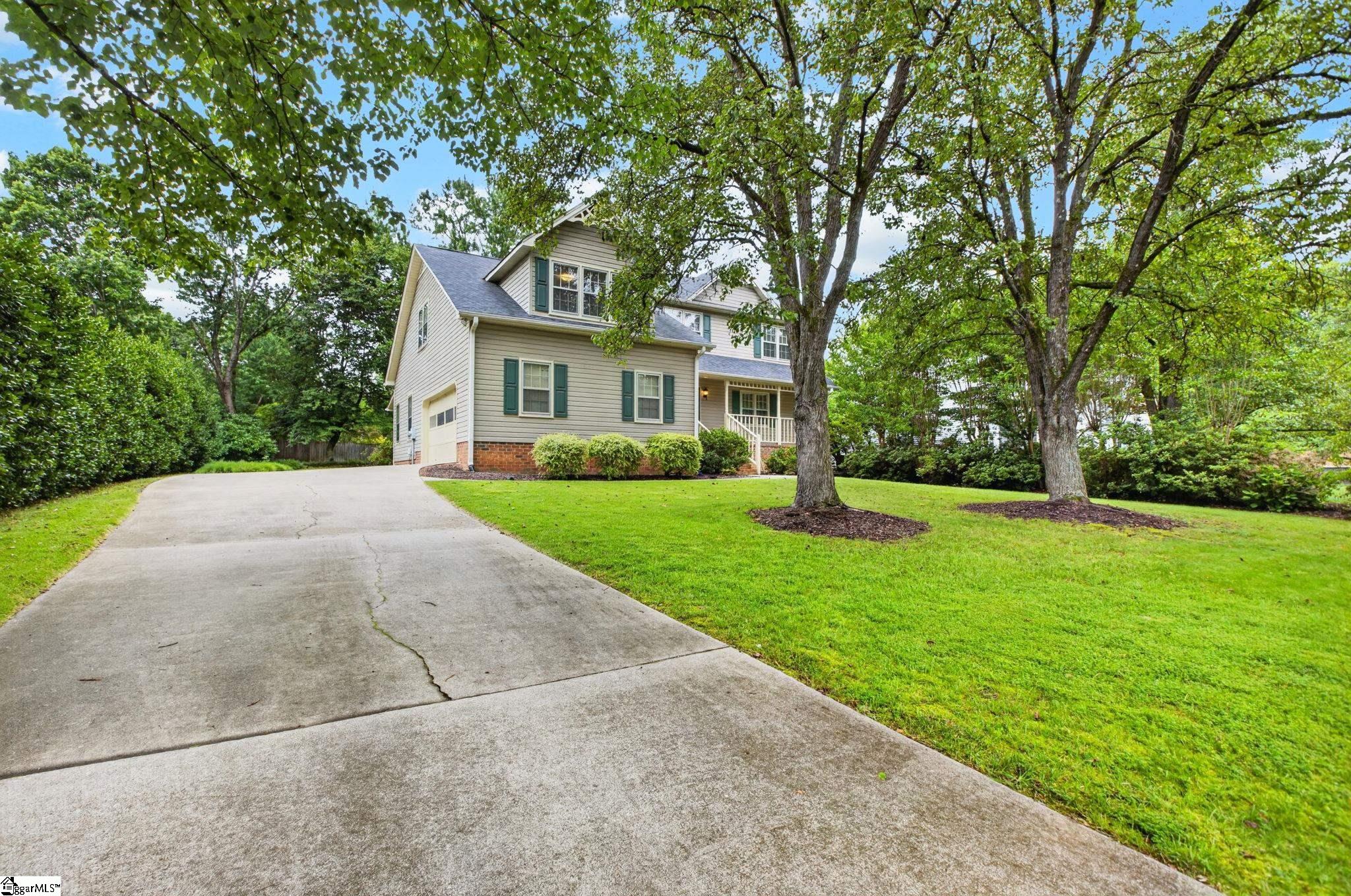 703 East Silverleaf Street Greer, SC 29650 - Photo 5 of 44