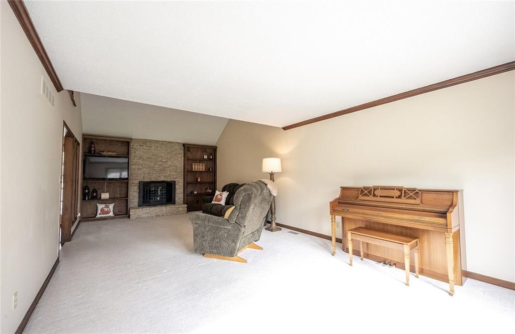 12486 Charing Cross Road Carmel, IN 46033 - Photo 10 of 60 Gallery Image 10