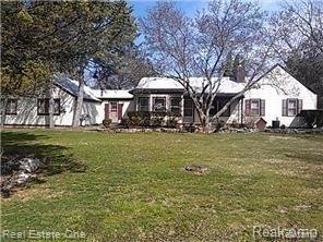 5598 Franklin Road Bloomfield Hills, MI 48301 - Photo 16 of 19 Backyard.jpg