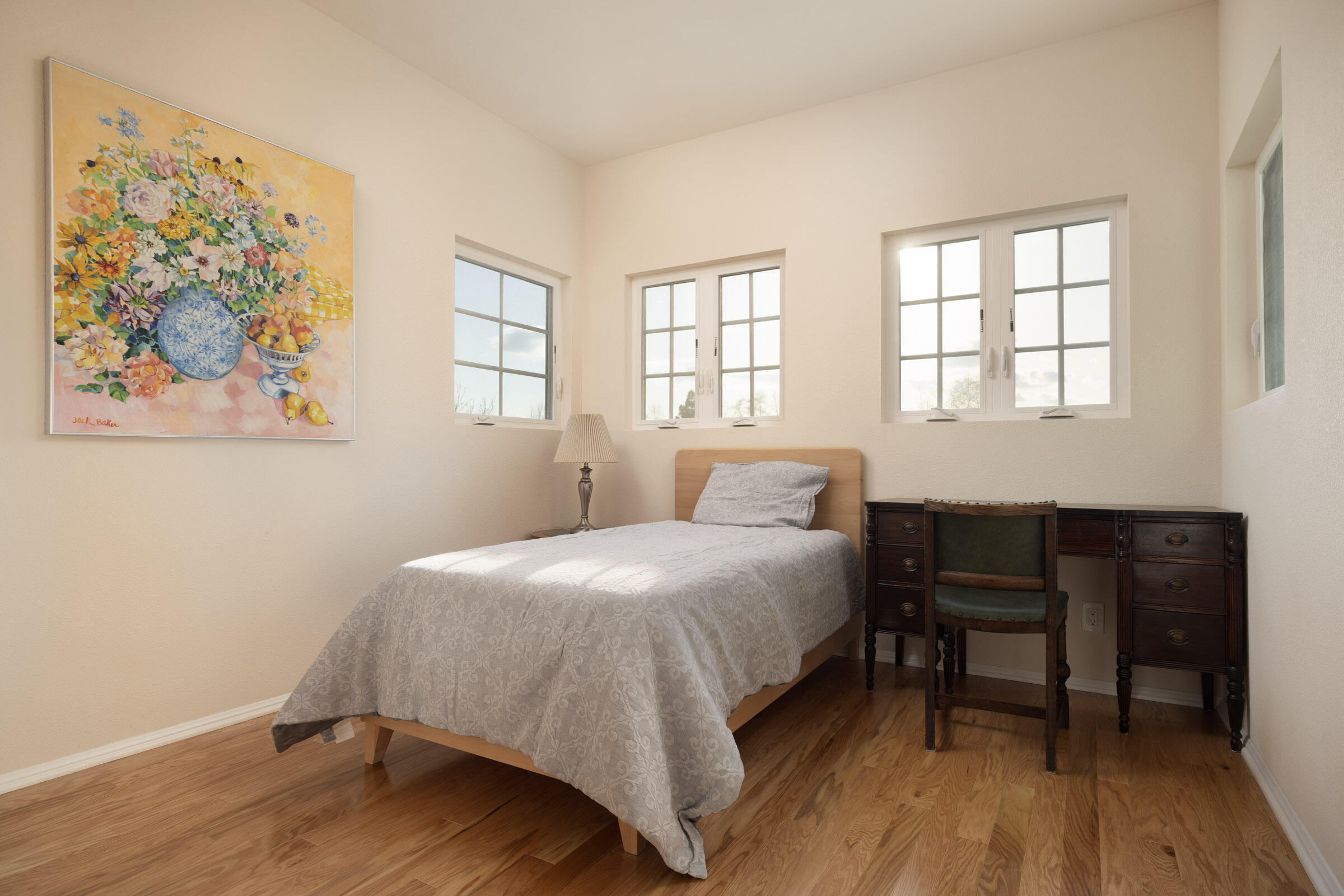 1539 Meadow Circle Carpinteria, CA 93013 - Photo 17 of 21 a bedroom with a bed and a desk