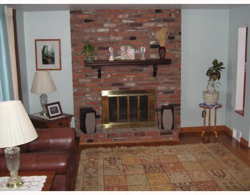 1264 Varner Road Whitehall, PA 15227 - Photo 2 of 14 Living Room.