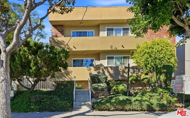 $2,600,000 | 425 East Tamarack Avenue, Inglewood, CA 90301