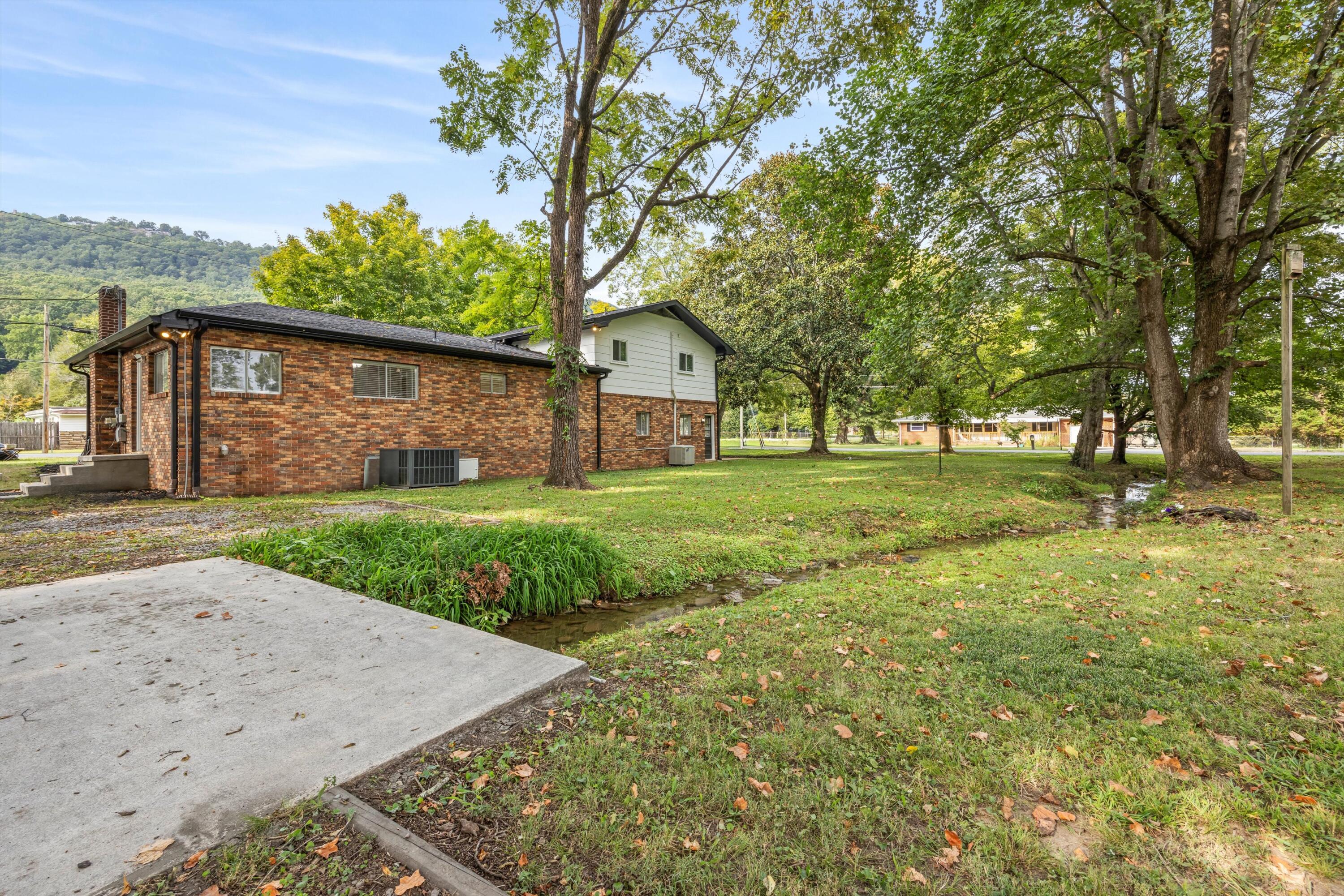 8922 Springfield Road Soddy Daisy, TN 37379 - Photo 20 of 42 12-2M6A5807