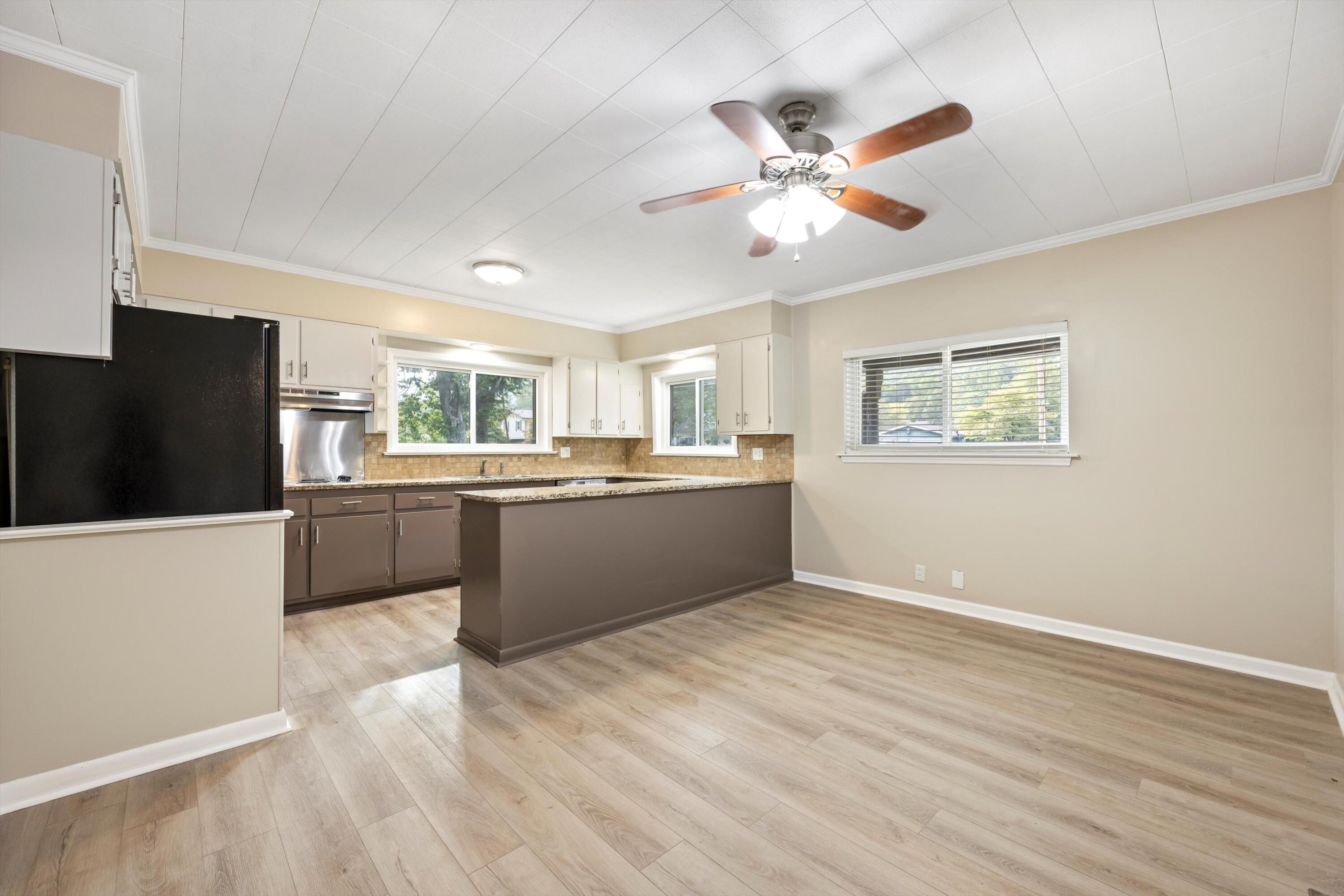 8922 Springfield Road Soddy Daisy, TN 37379 - Photo 4 of 42 17-2M6A5858
