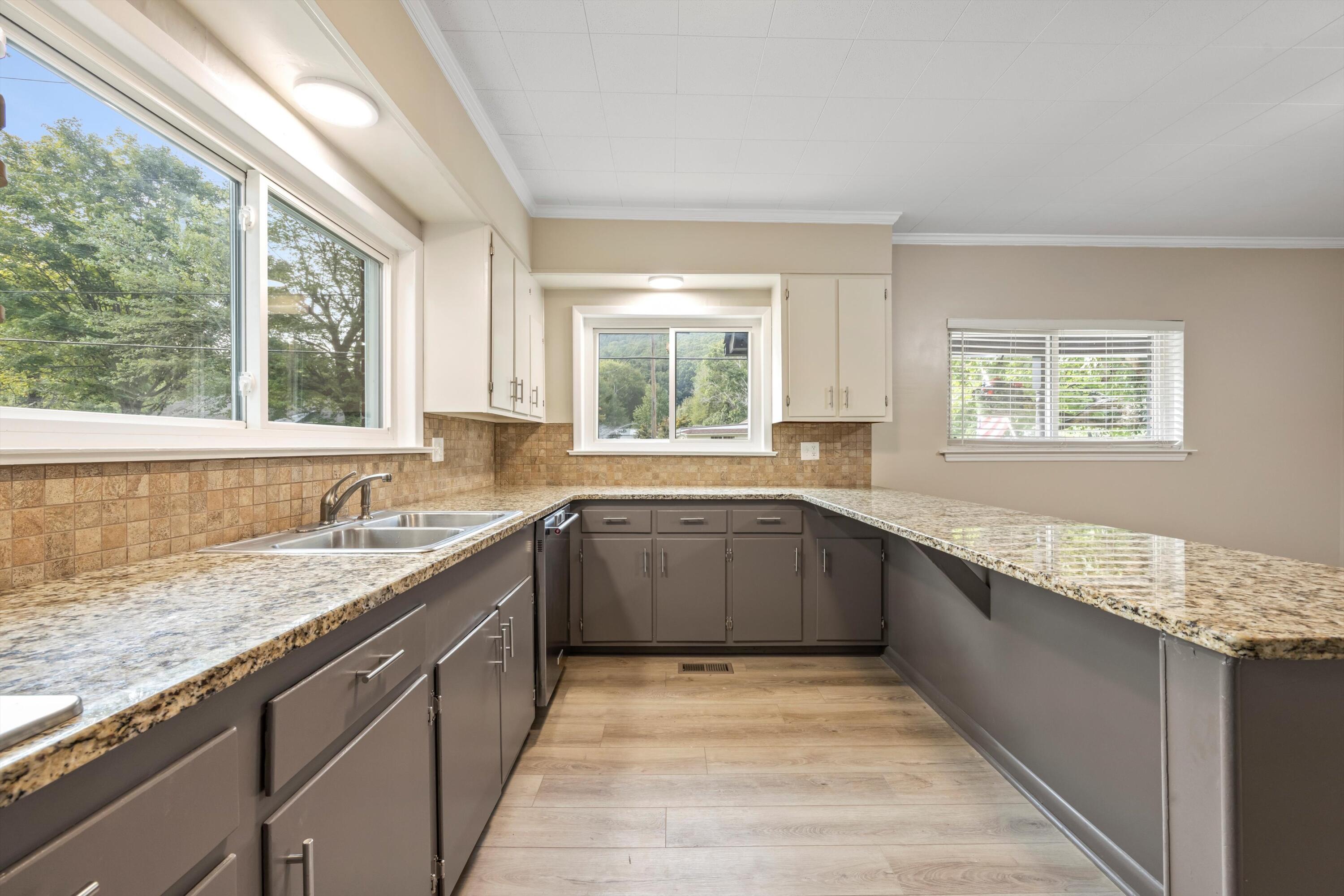8922 Springfield Road Soddy Daisy, TN 37379 - Photo 5 of 42 20-2M6A5849