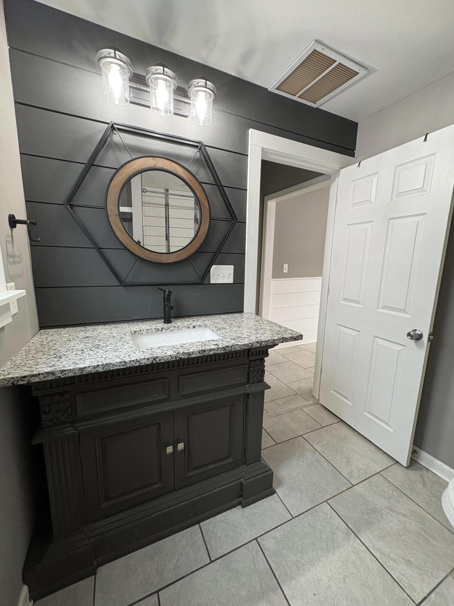 233 Frank Avenue Racine, WI 53404 - Photo 18 of 24 IMG_6640_2