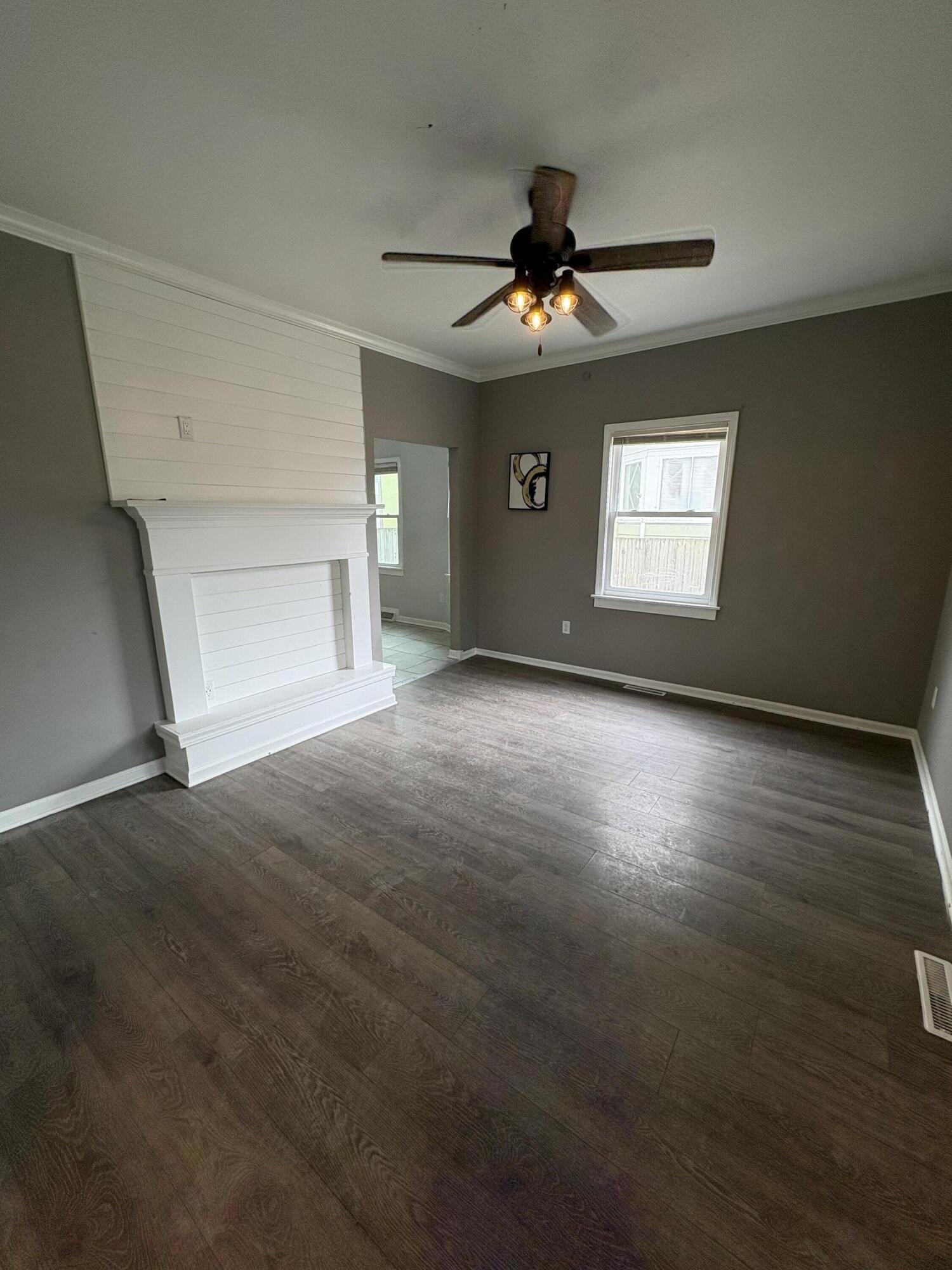 233 Frank Avenue Racine, WI 53404 - Photo 3 of 24 IMG_6635_2