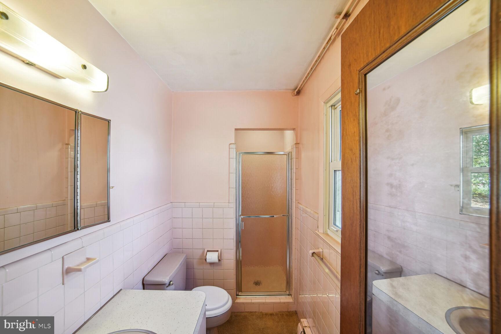 15706 Bond Mill Road Laurel, MD 20707 - Photo 16 of 25 Primary Bath