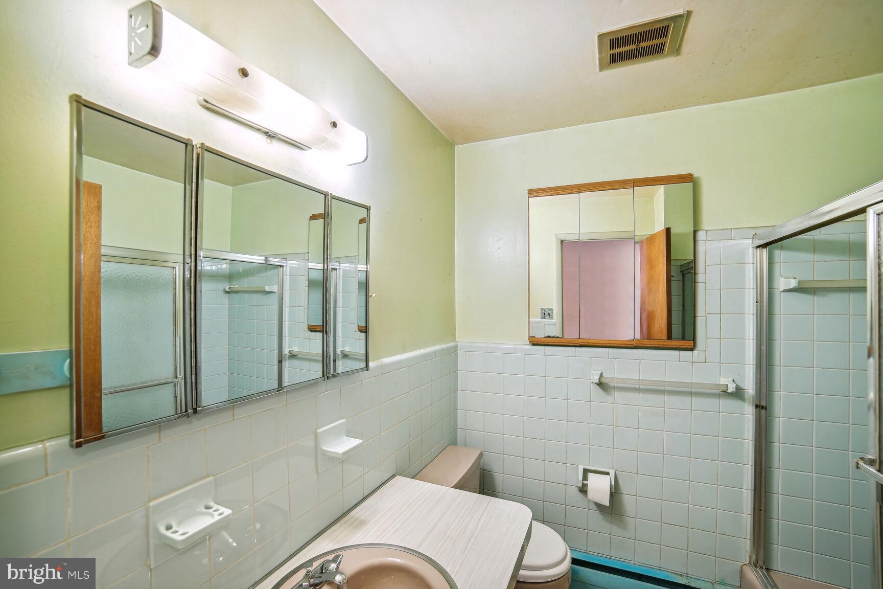 15706 Bond Mill Road Laurel, MD 20707 - Photo 18 of 25 Hall Bath