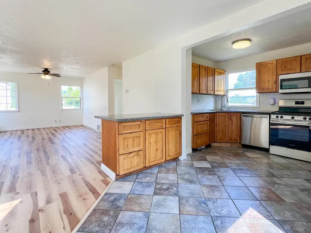 $330,000 | 223 East Graves Road, Spokane, WA 99218