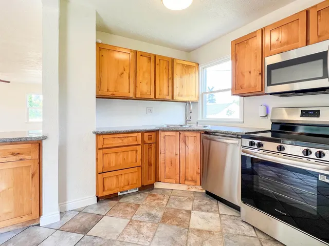 $330,000 | 223 East Graves Road, Spokane, WA 99218