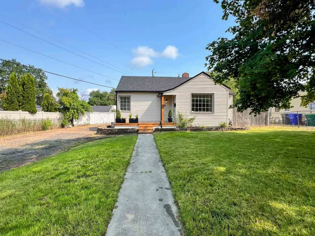 $330,000 | 223 East Graves Road, Spokane, WA 99218