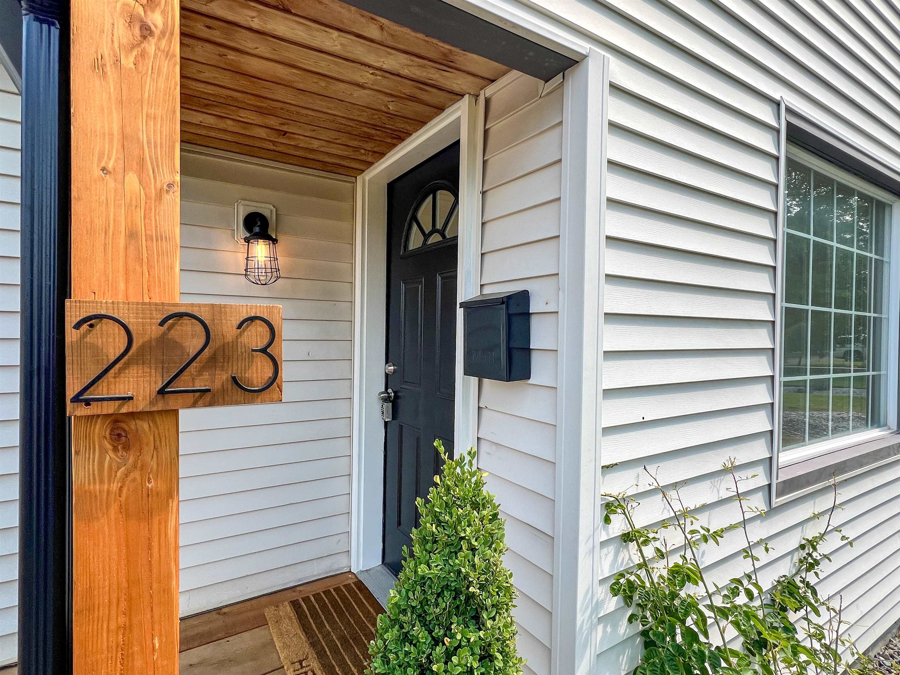 223 East Graves Road Spokane, WA 99218 - Photo 5 of 29