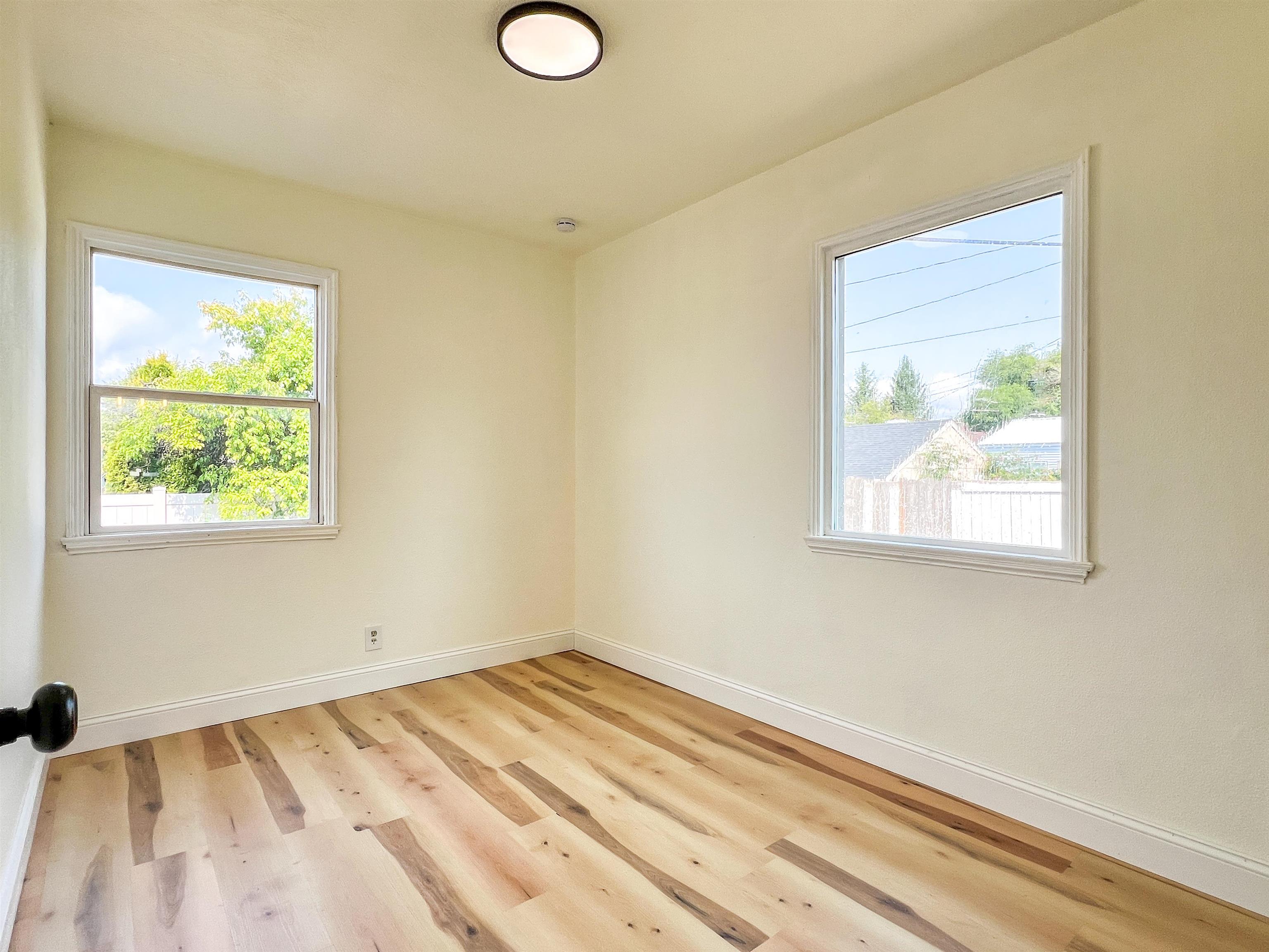 223 East Graves Road Spokane, WA 99218 - Photo 9 of 29