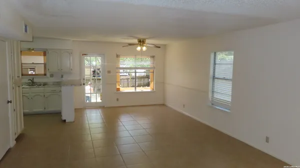 $1,400 | 4004 Mt Laurel, San Antonio, TX 78240