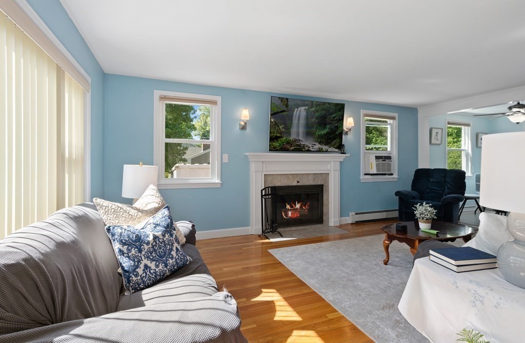 44 Lindor Road North Reading, MA 01864 - Photo 3 of 30 Gallery Image 3