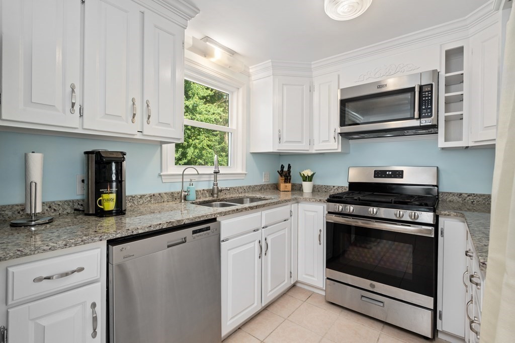 44 Lindor Road North Reading, MA 01864 - Photo 10 of 30 Gallery Image 10