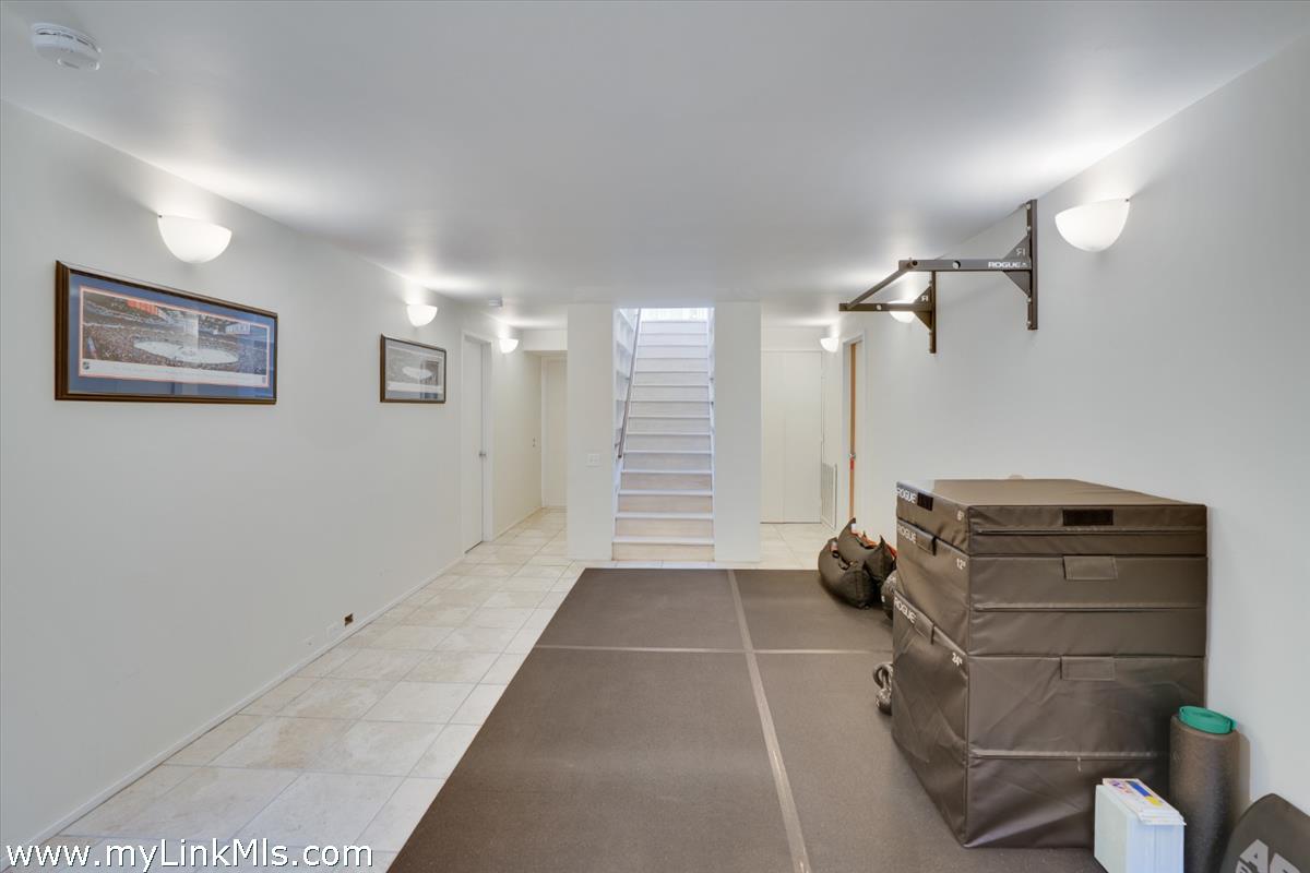 44 Cencelle Chilmark, MA 02535 - Photo 32 of 51