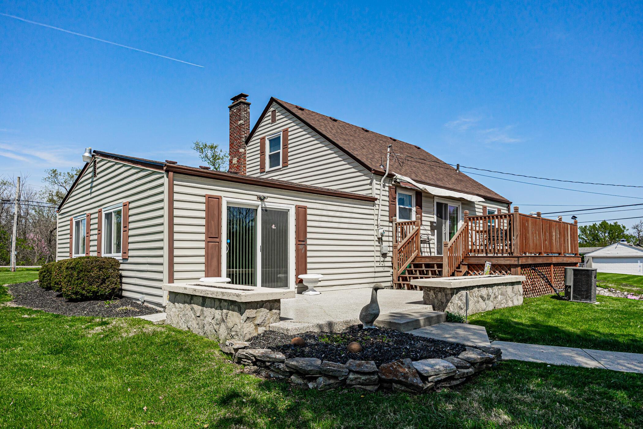 1558 Demorest Road Columbus, OH 43228 - Photo 8 of 44 1558 Demorest Rd 010