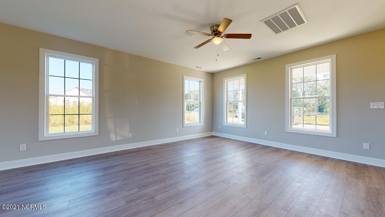 310 Starky Road Richlands, NC 28574 - Photo 4 of 30 310-Starky-Dr-10142021_141613