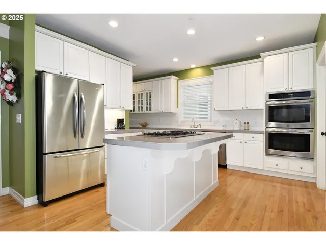 $680,000 | 22285 Northeast Park Lane, Fairview, OR 97024