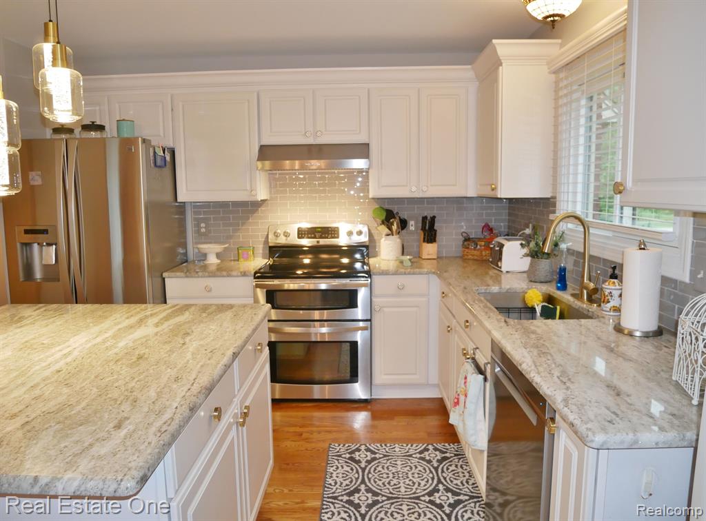 3328 Brompton Rochester Hills, MI 48309 - Photo 20 of 35