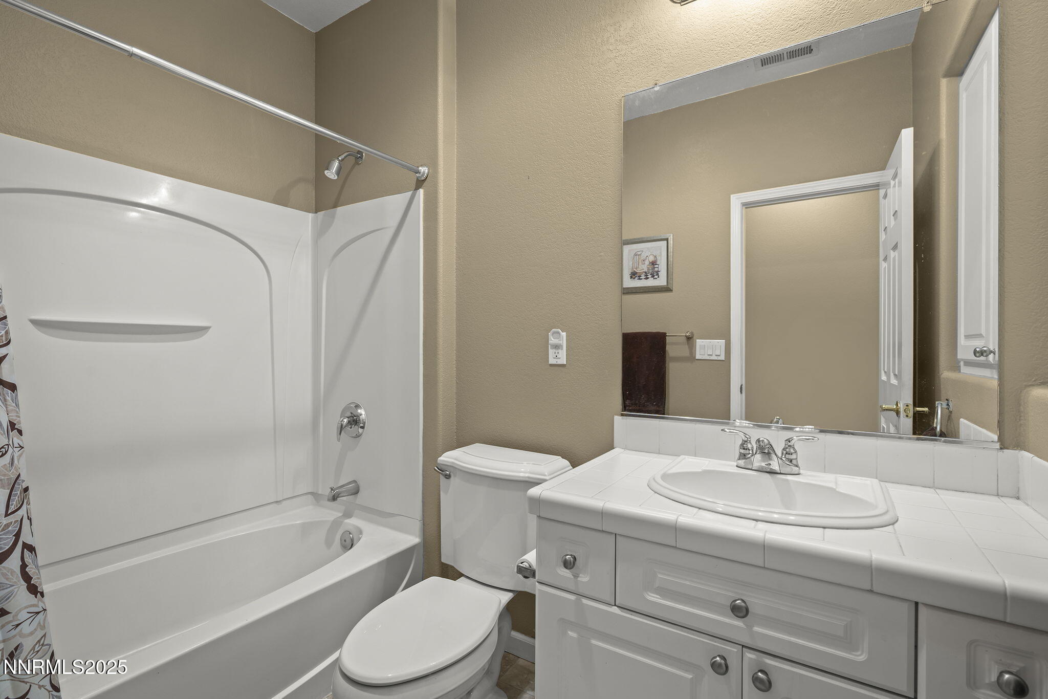 10235 Robilee Drive Reno, NV 89521 - Photo 13 of 30 19-web-or-mls-_DSC2207