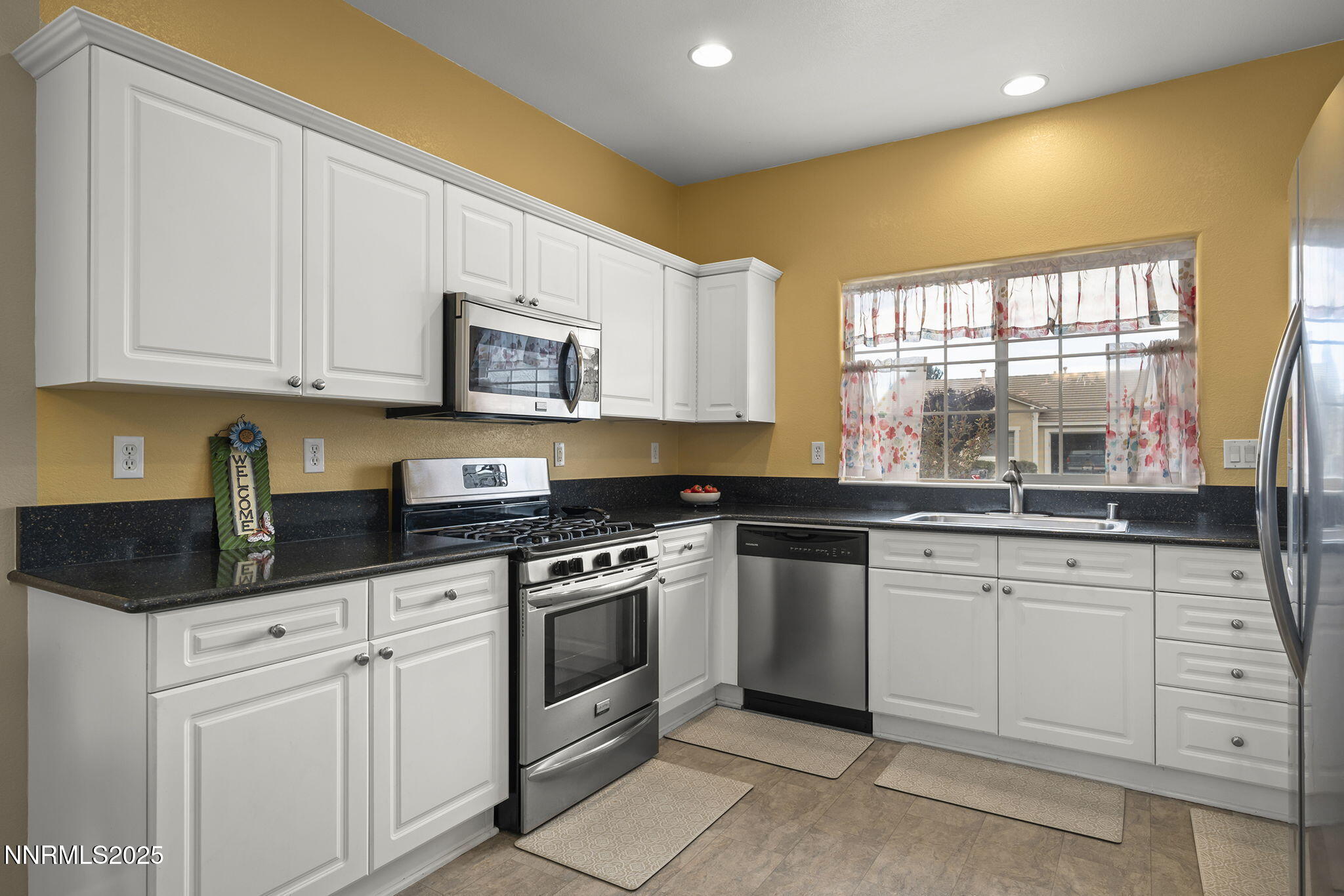 10235 Robilee Drive Reno, NV 89521 - Photo 6 of 30 13-web-or-mls-_DSC2197