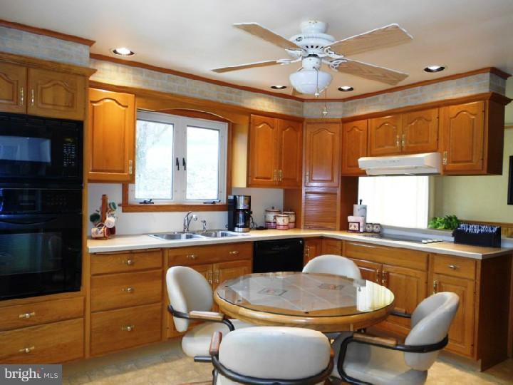29 Sunset Hill Road Boyertown, PA 19512 - Photo 3 of 23 Gallery Image 3