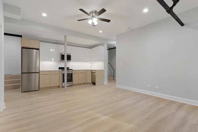 $1,850 | 7381 North Damen Avenue, Unit GW, Chicago, IL 60645