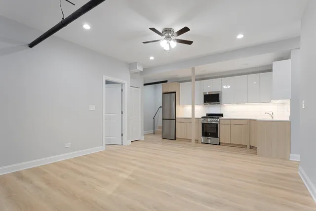 $1,850 | 7381 North Damen Avenue, Unit GW, Chicago, IL 60645