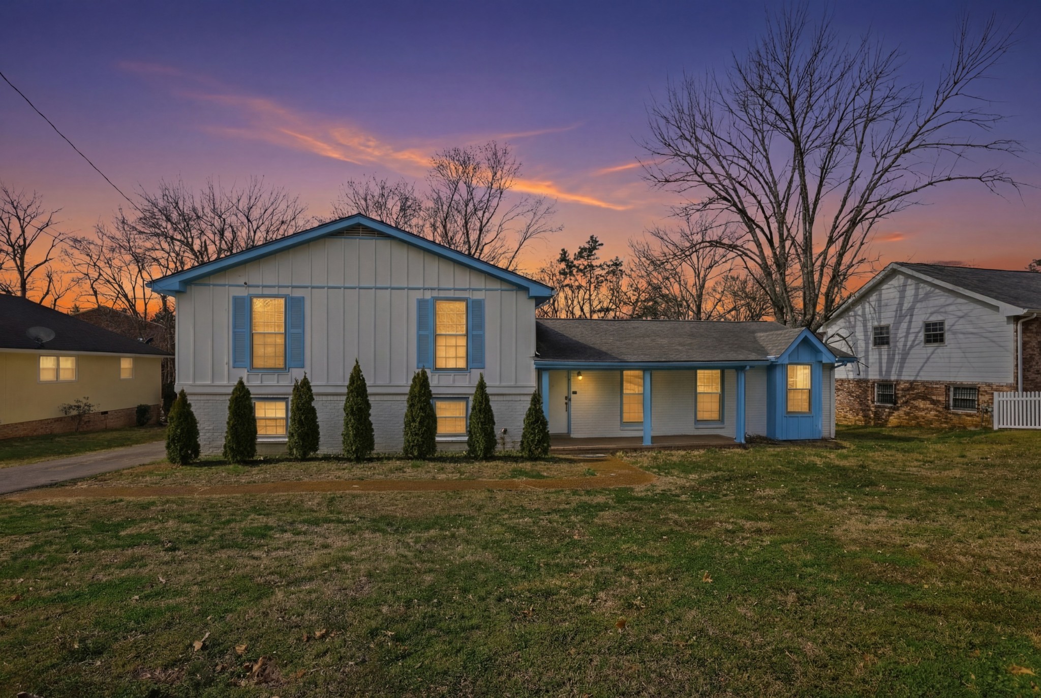 561 Castlegate Drive Nashville, TN 37217 - Photo 2 of 27