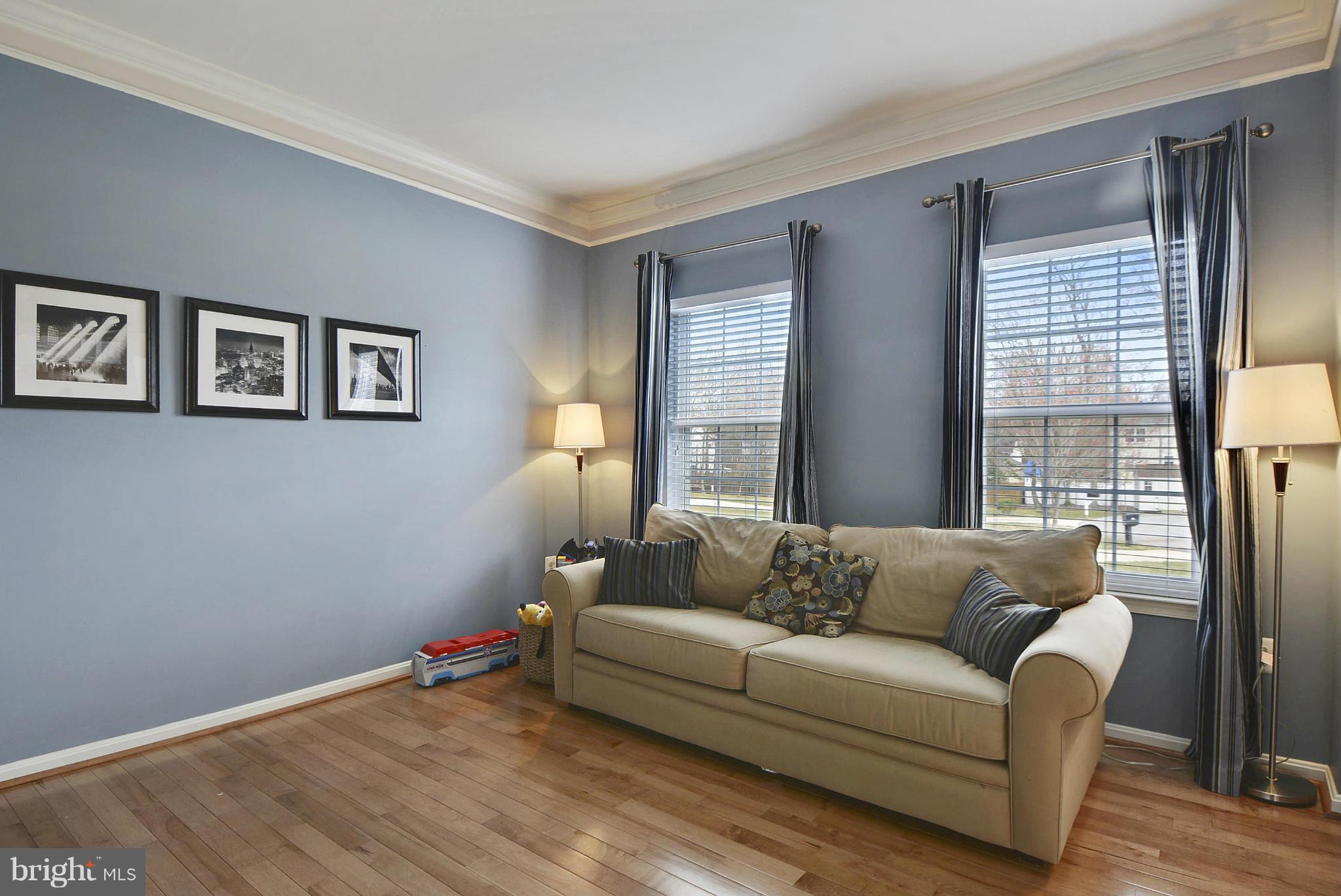 894 Crystal Road Edgewater, MD 21037 - Photo 15 of 30 Living Room