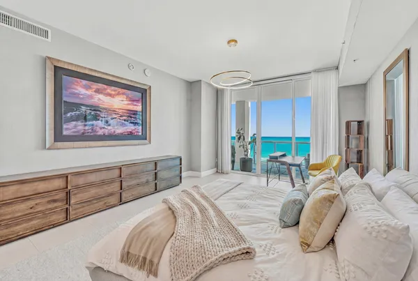 $50,000 | 50 South Pointe Drive, Unit 1201/08, Miami Beach, FL 33139