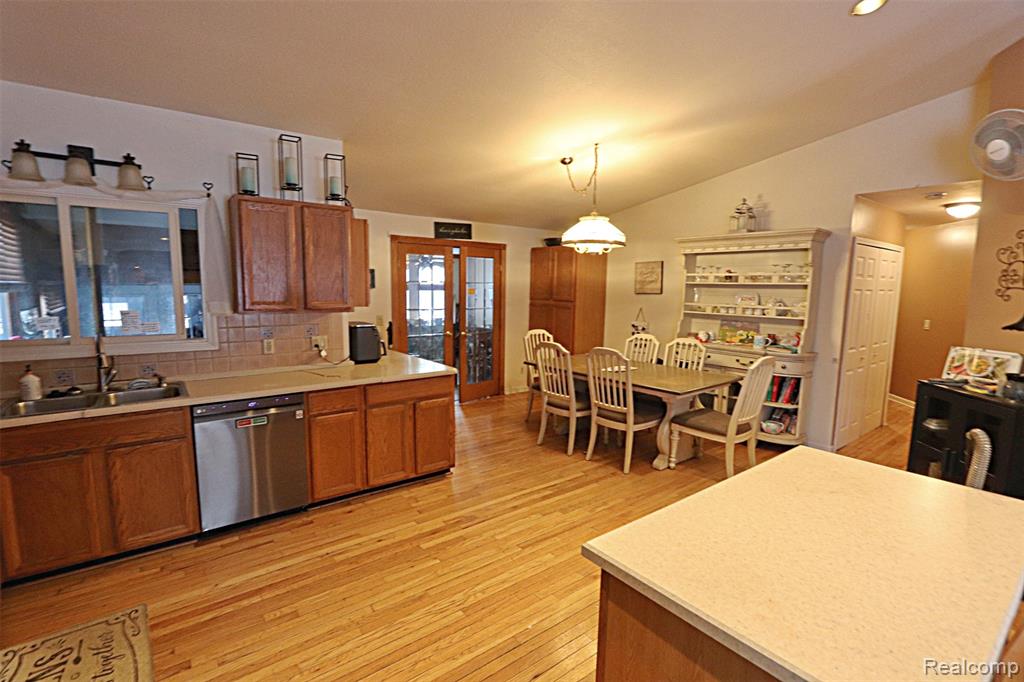 31657 Sibley Road Romulus, MI 48174 - Photo 25 of 33