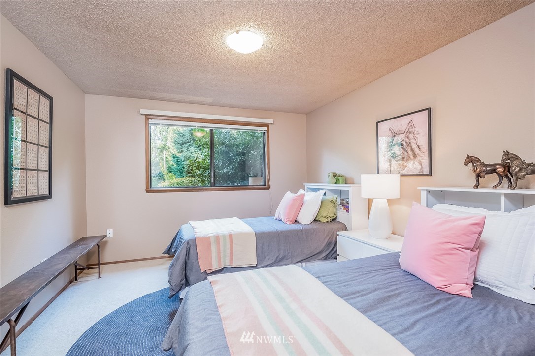 19117 Northeast Redmond Road Redmond, WA 98053 - Photo 14 of 18 Gallery Image 14