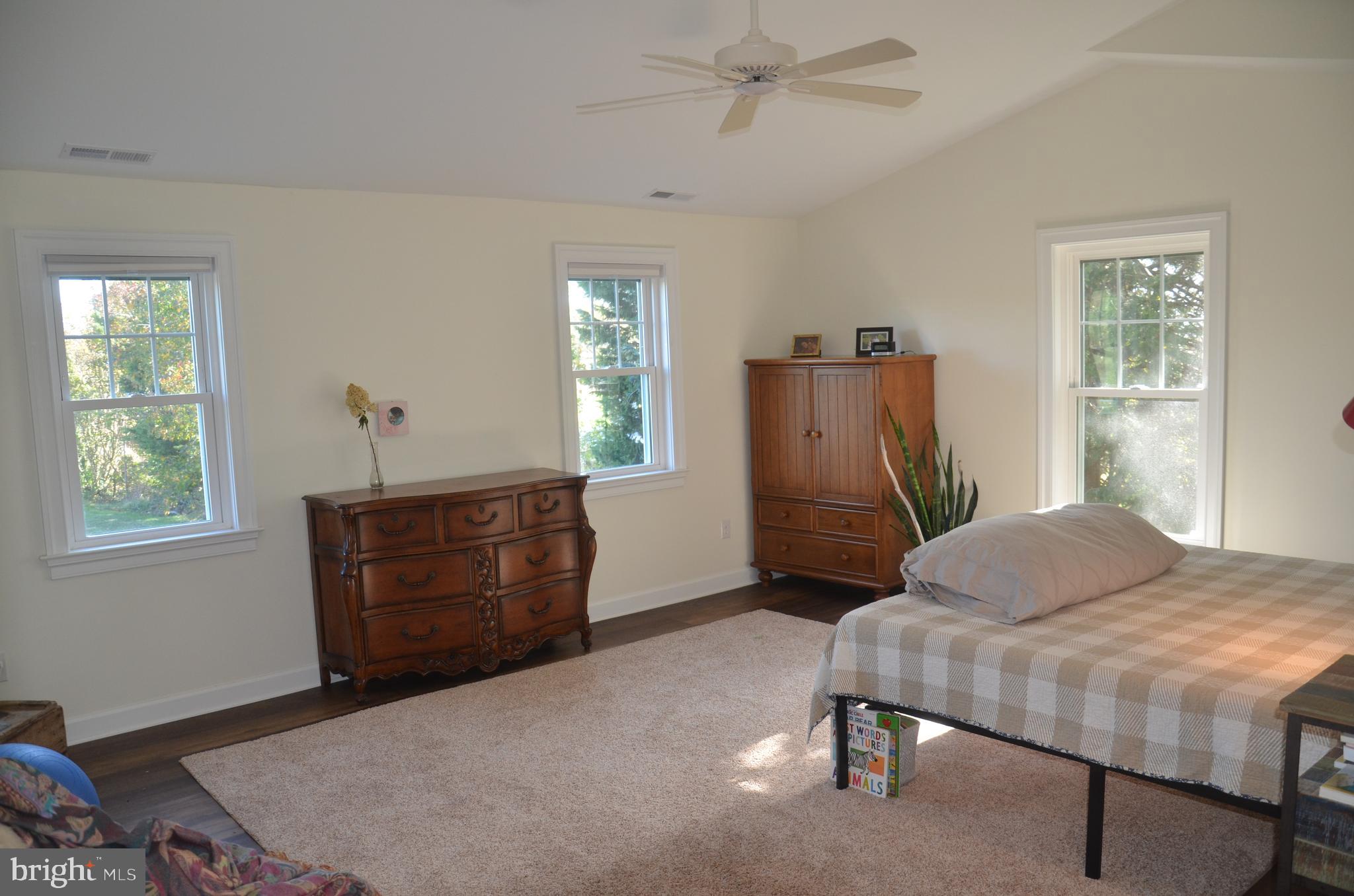 6536 Bozman Neavitt Road Bozman, MD 21612 - Photo 23 of 38 Large master bedroom with vaulted ceilings