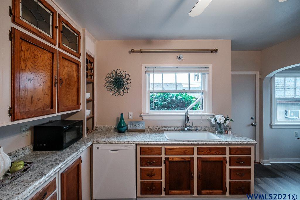 317 Southeast 3rd Avenue Albany, OR 97321 - Photo 11 of 39